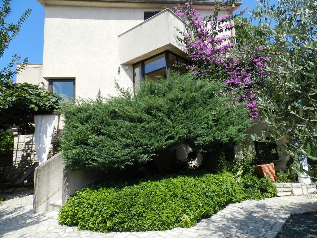Apartments Lodra Pula Exterior photo