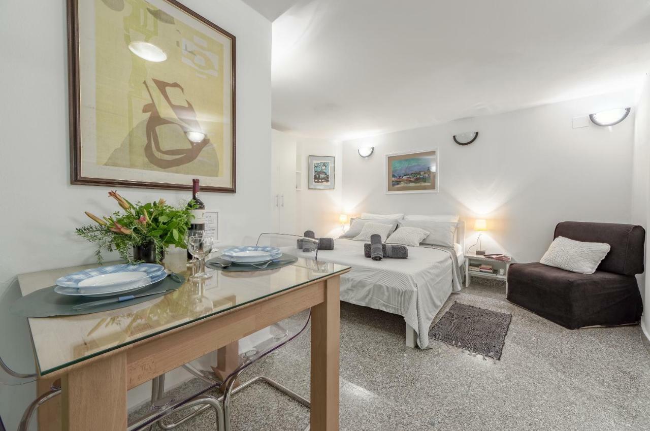 Apartments Lodra Pula Exterior photo